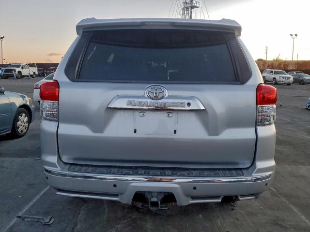 Toyota 4Runner Sr5 Image 10