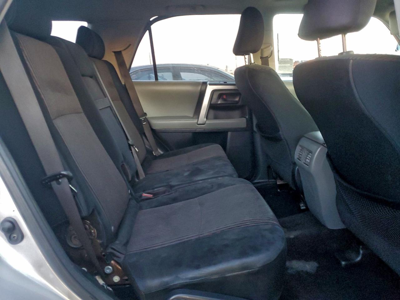 Toyota 4Runner Sr5 Image 4