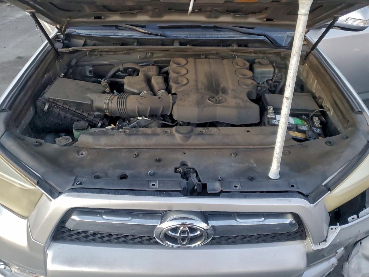 Toyota 4Runner Sr5 Image 11