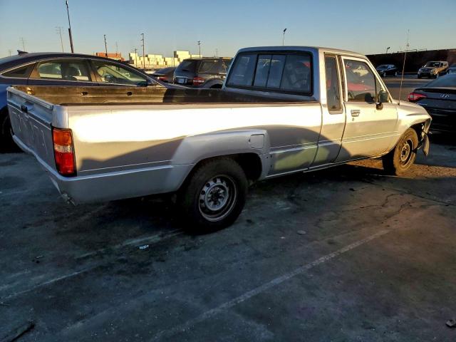 Toyota Pickup Xtracab Rn70 Dlx Image 8