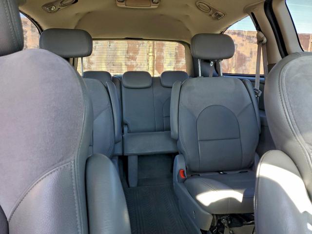 Chrysler Minivan Limited Image 13