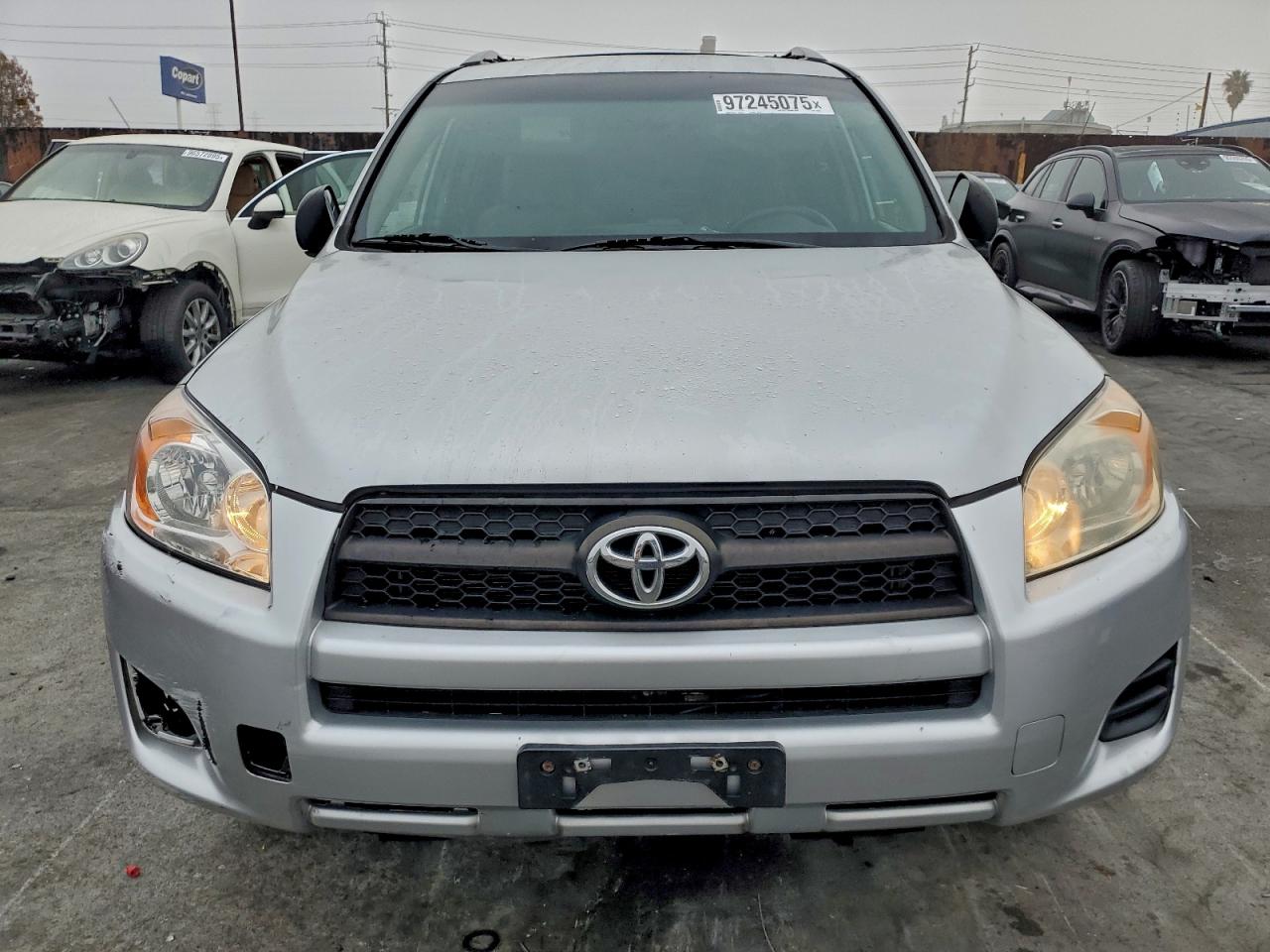 Toyota RAV4 Image 4