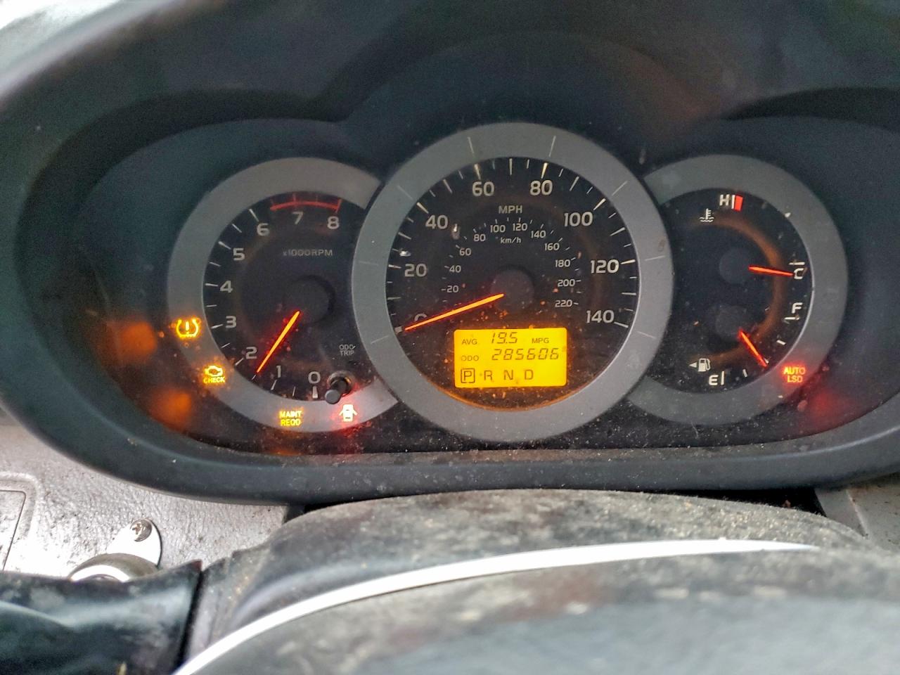 Toyota RAV4 Image 11