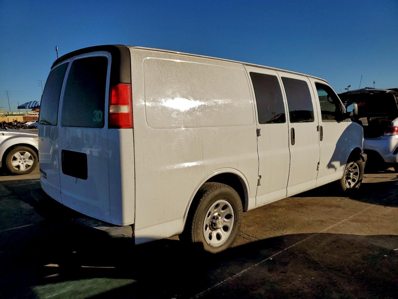 Chevrolet Express Image 4
