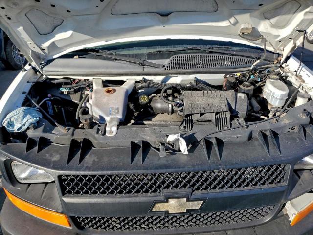 Chevrolet Express Image 8