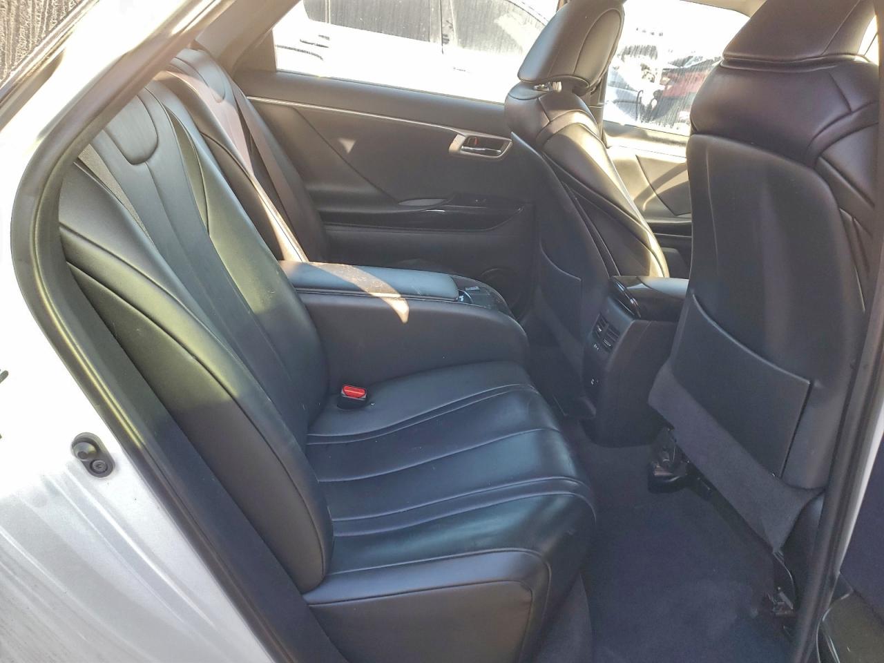 Toyota Mirai Image 6