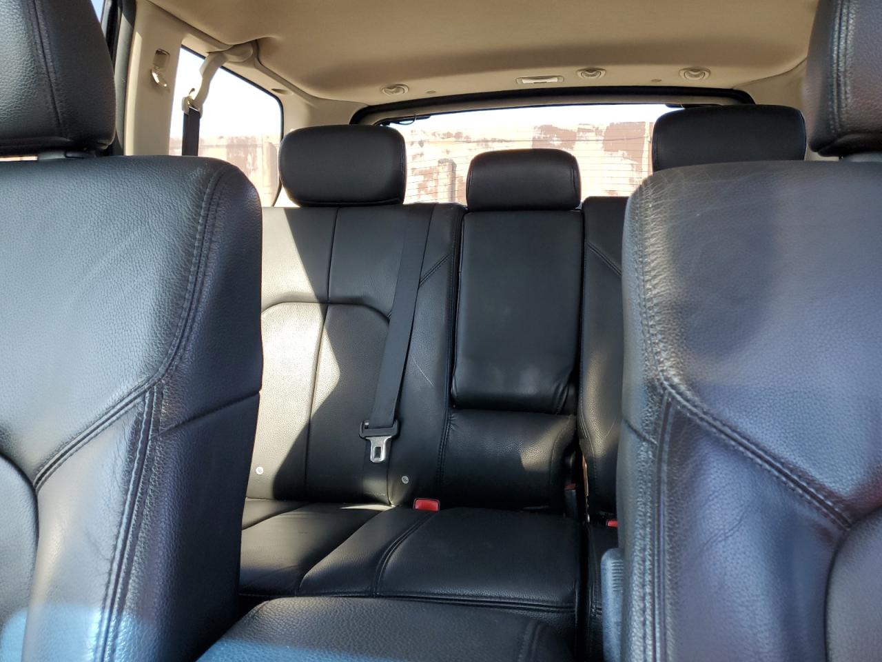 Mitsubishi Endeavor Se Image 8