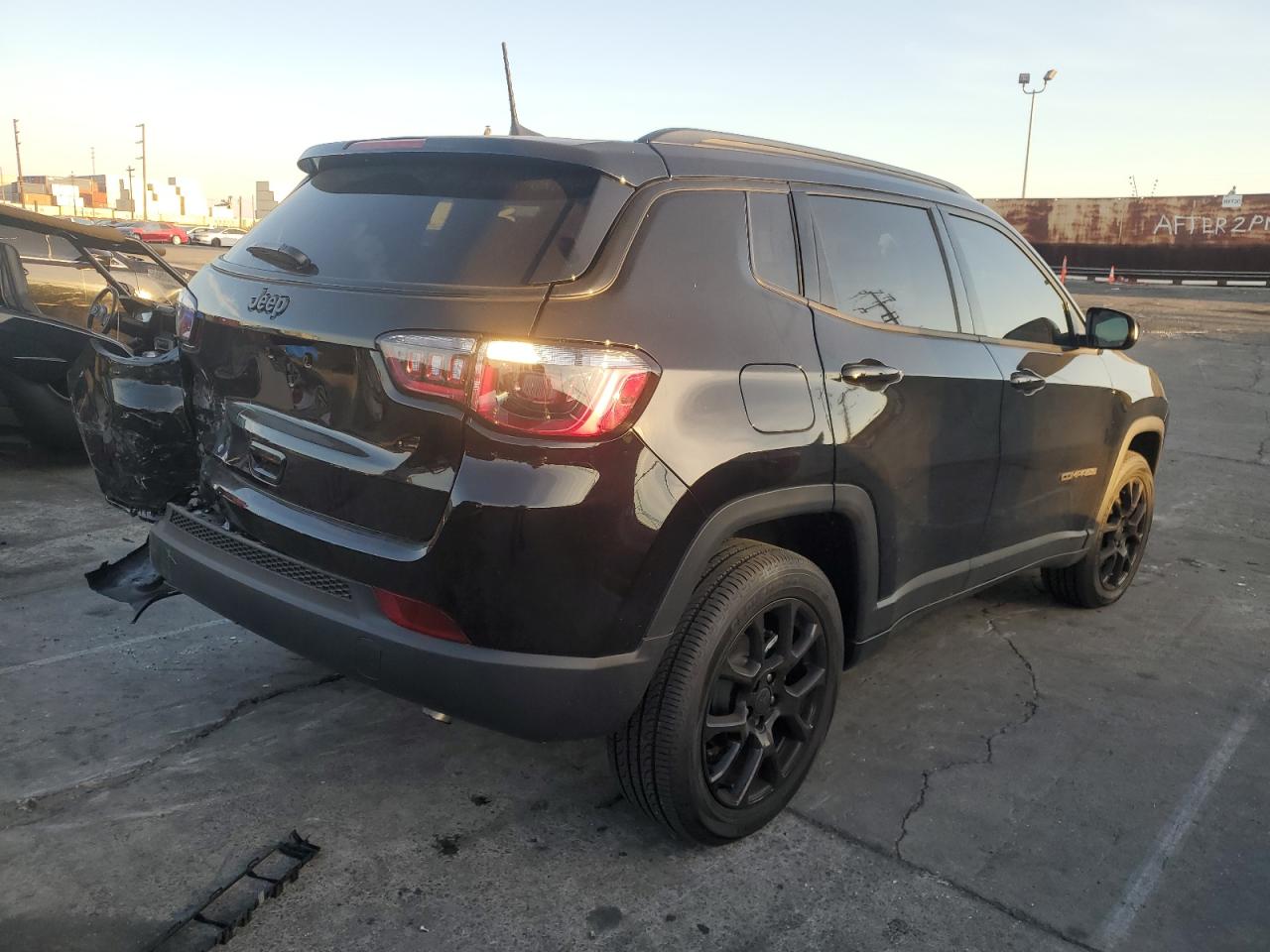 Jeep Compass Latitude Image 3