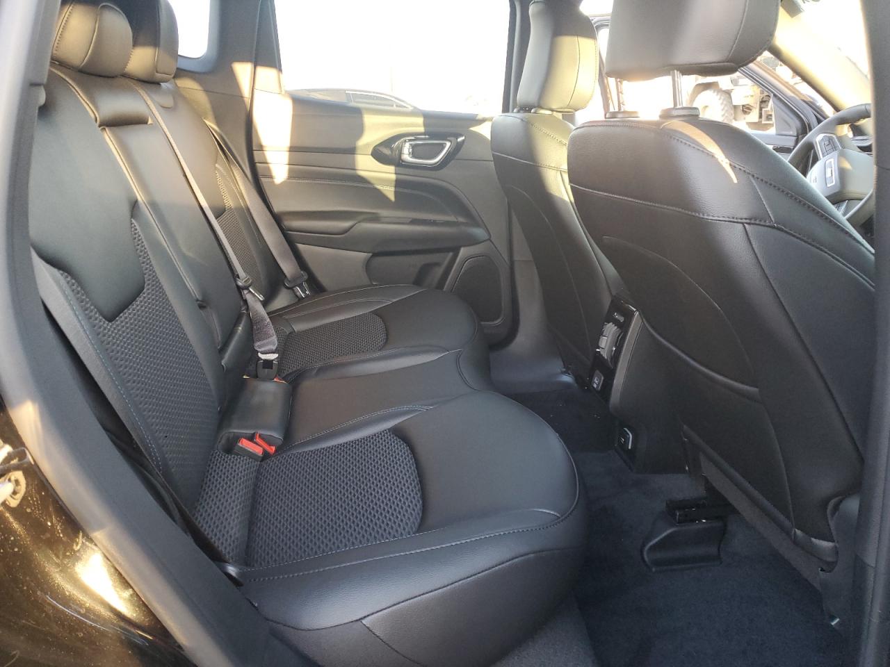 Jeep Compass Latitude Image 6