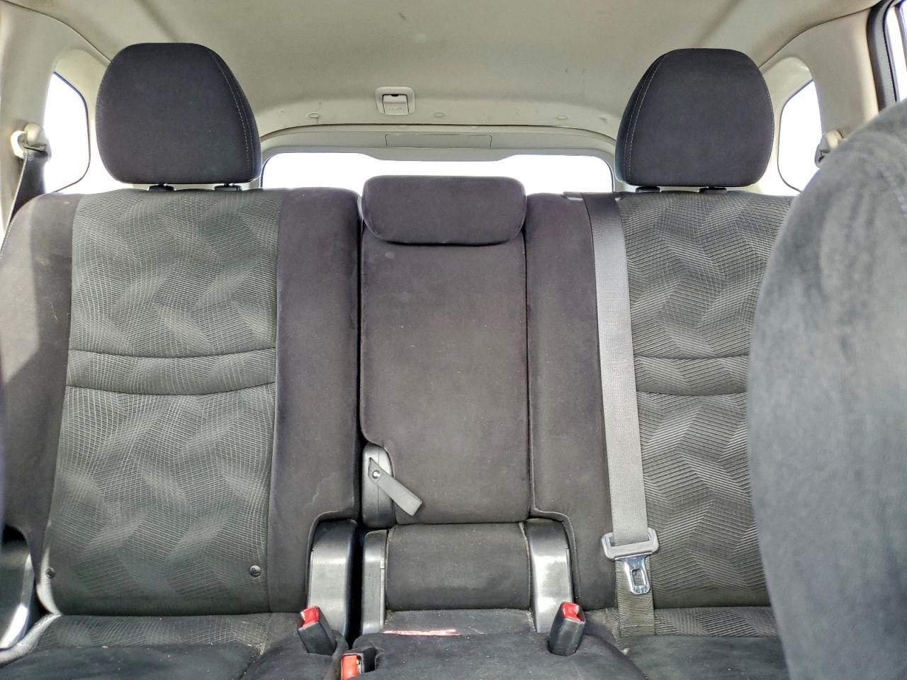 Nissan Rogue S Image 5