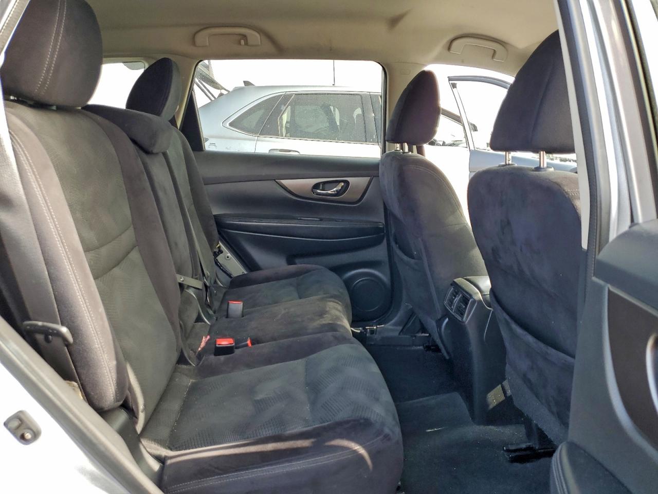 Nissan Rogue S Image 12