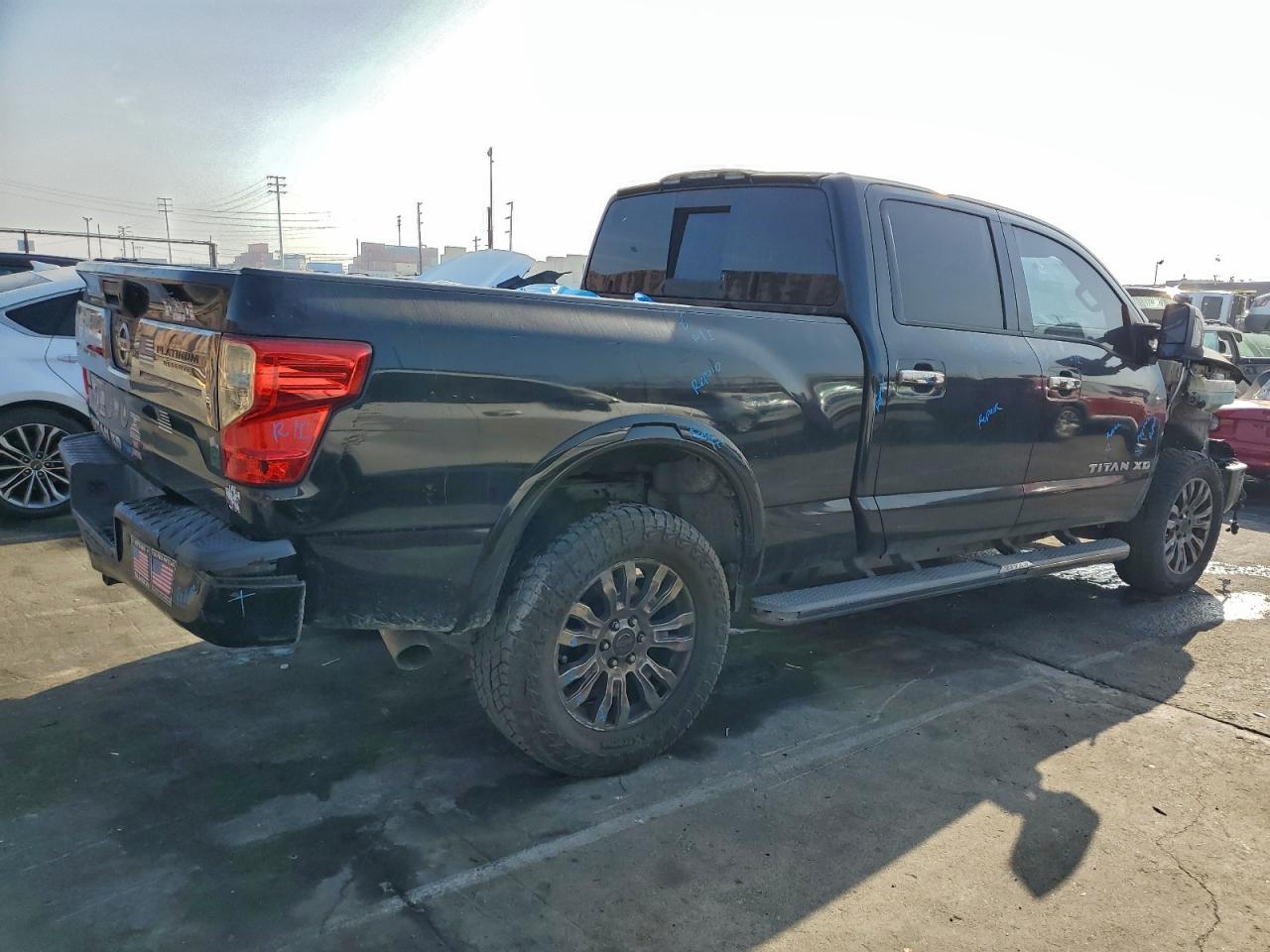 Nissan Titan Sl Image 7