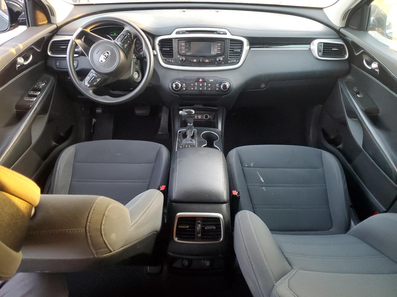 Kia Sorento Lx Image 2