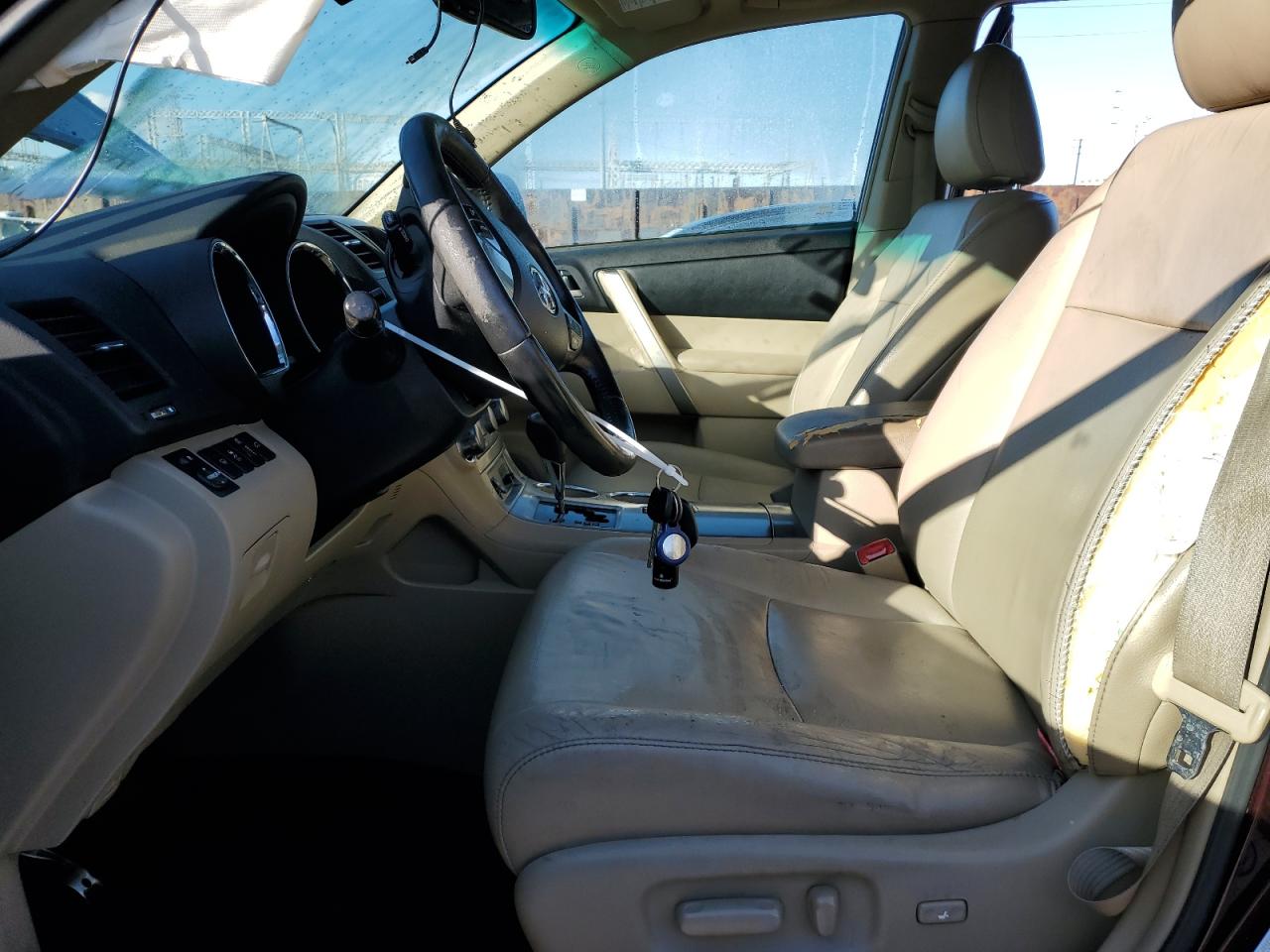 Toyota Highlander Base Image 14