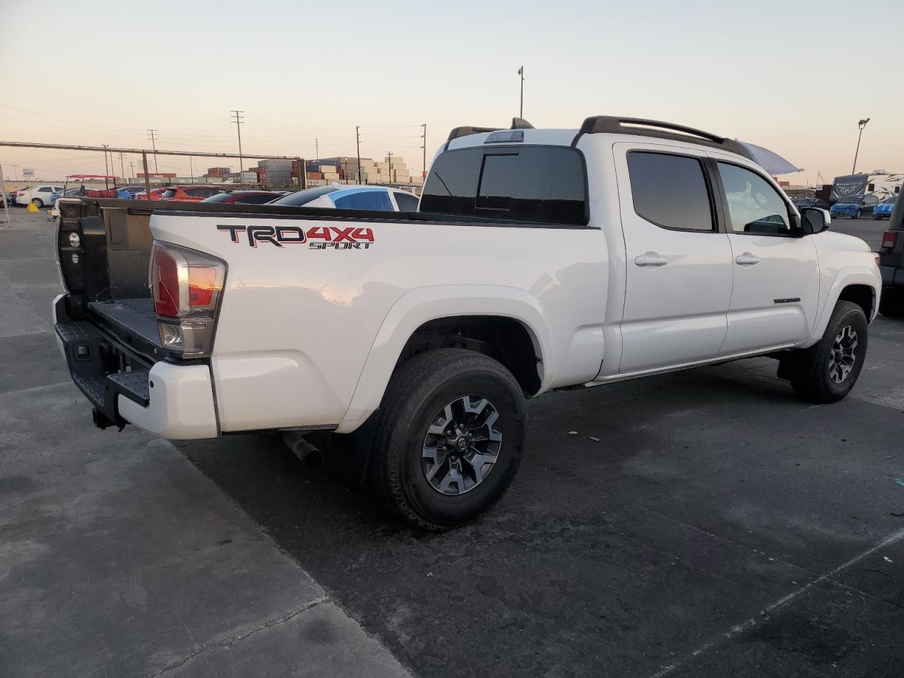 Toyota Tacoma Double Cab Image 9