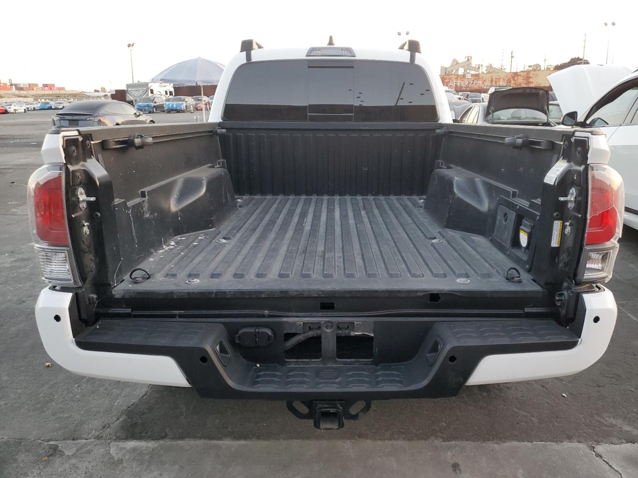 Toyota Tacoma Double Cab Image 3