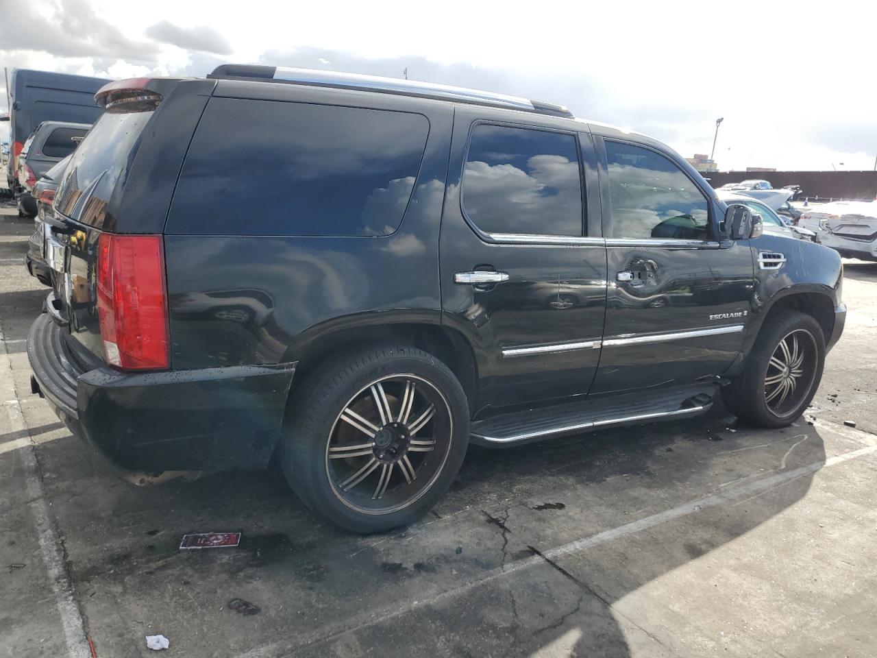 Cadillac Escalade Luxury Image 8