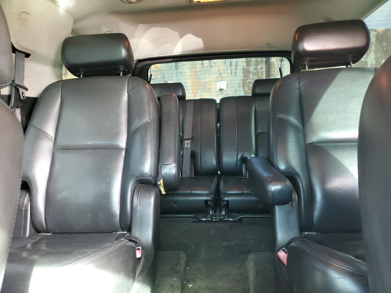 Cadillac Escalade Luxury Image 11