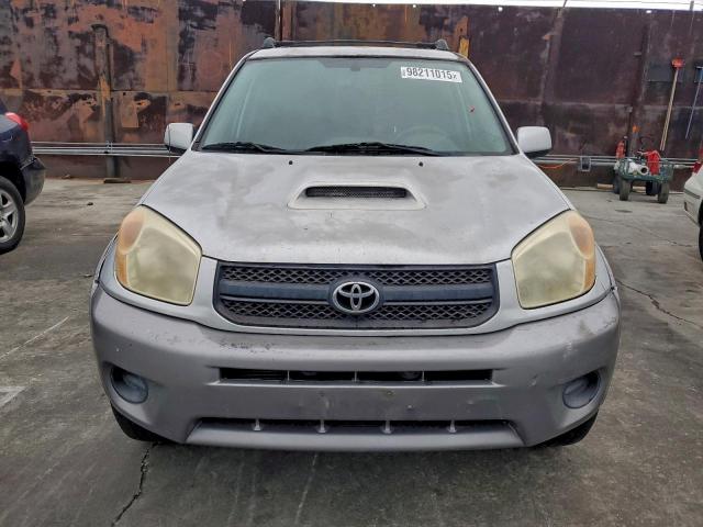 Toyota RAV4 Image 3