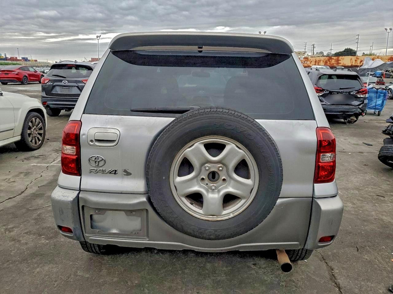 Toyota RAV4 Image 10