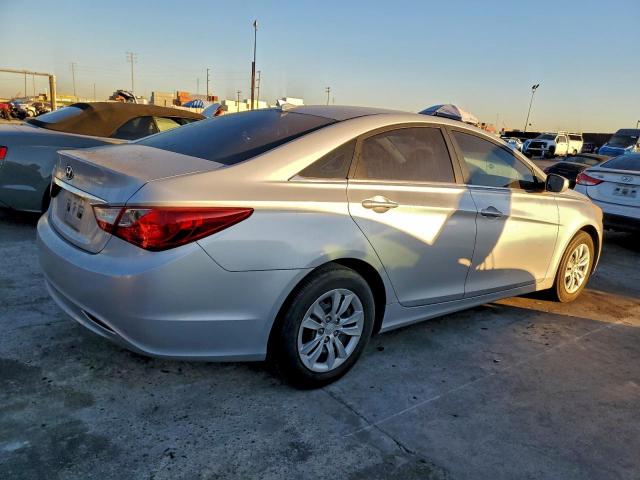 Hyundai SONATA Gls Image 9