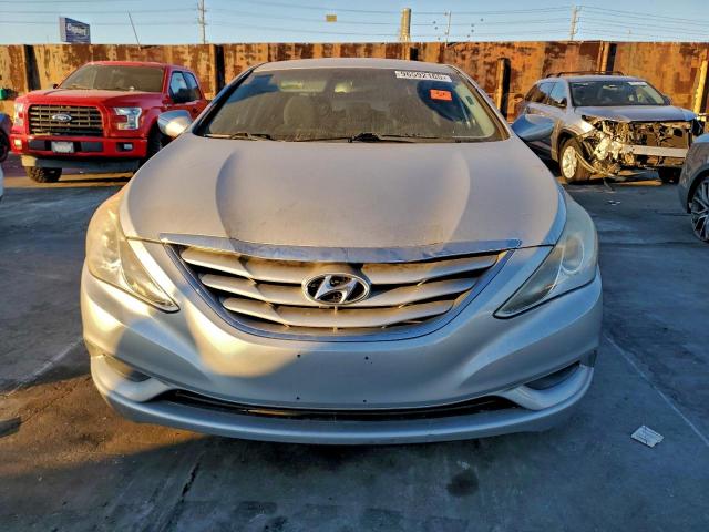 Hyundai SONATA Gls Image 4