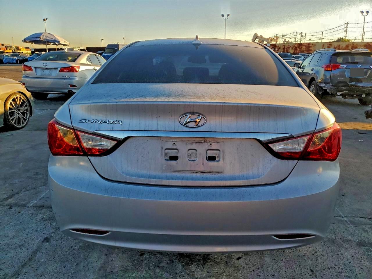 Hyundai SONATA Gls Image 12