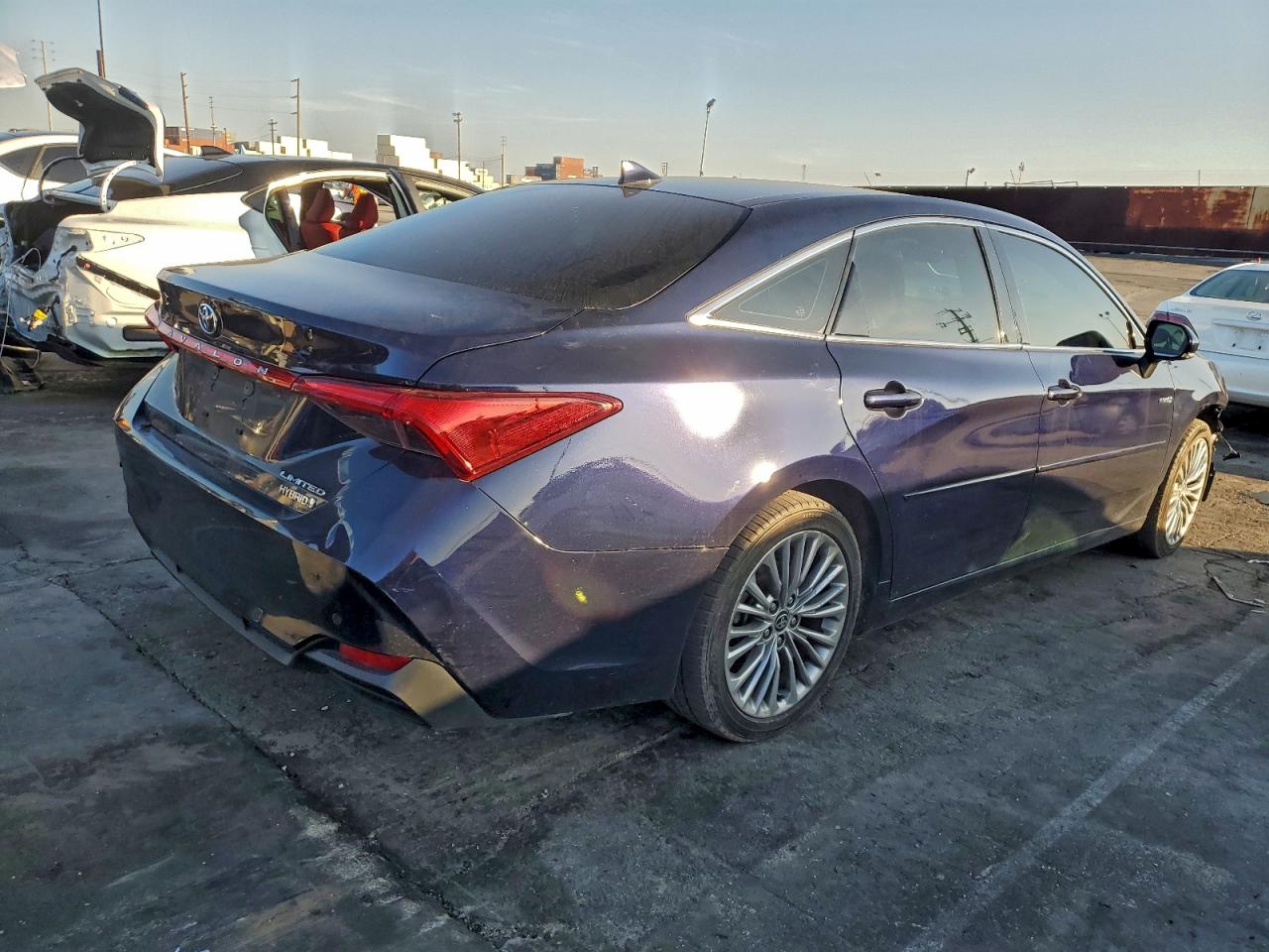 Toyota Avalon Limited Image 5