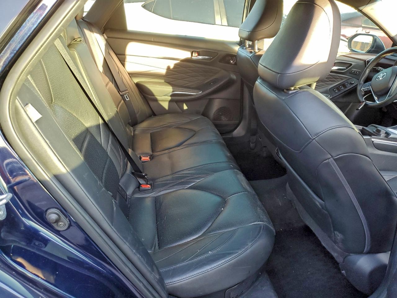 Toyota Avalon Limited Image 10