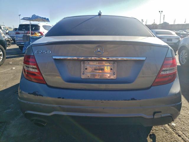 Mercedes-Benz C-Class 250 Image 12