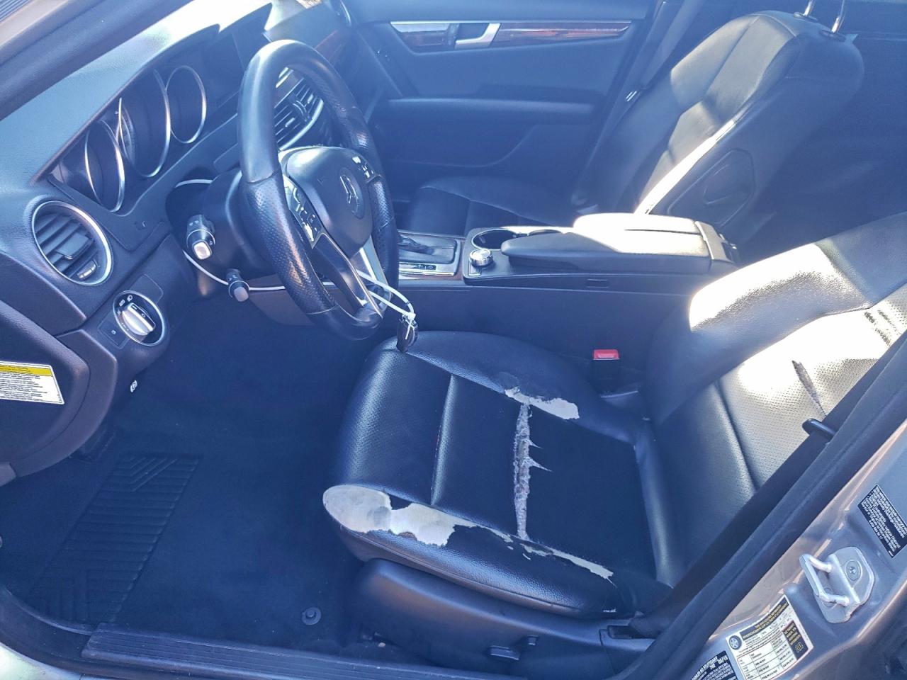 Mercedes-Benz C-Class 250 Image 8