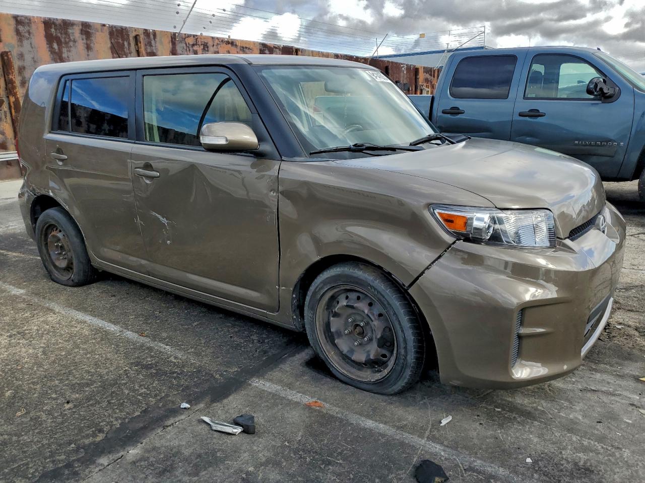 Toyota Scion Image 10