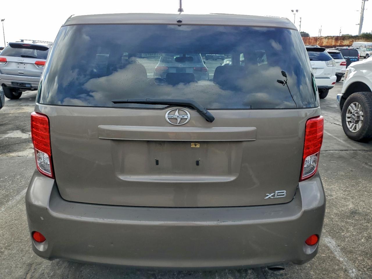 Toyota Scion Image 5