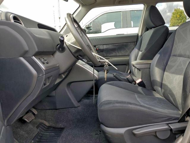 Toyota Scion Image 7