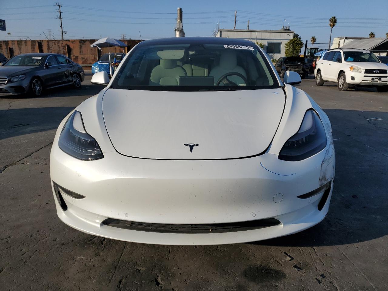 Tesla Model 3 Image 4