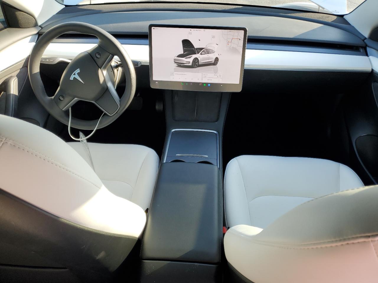 Tesla Model 3 Image 9