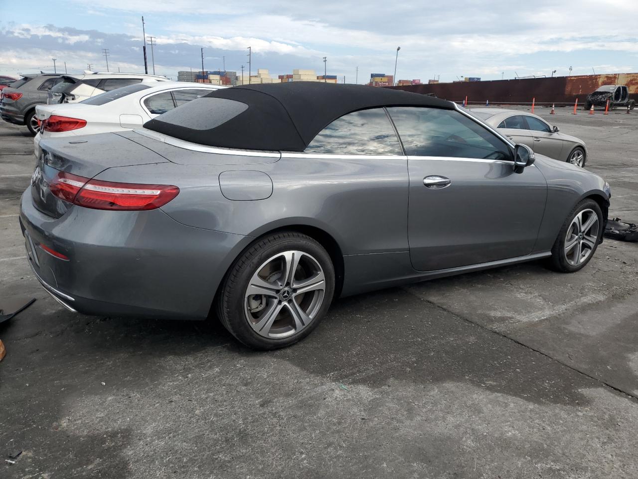 Mercedes-Benz E-Class 400 Image 9