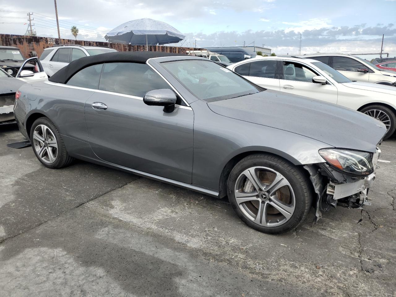 Mercedes-Benz E-Class 400 Image 4