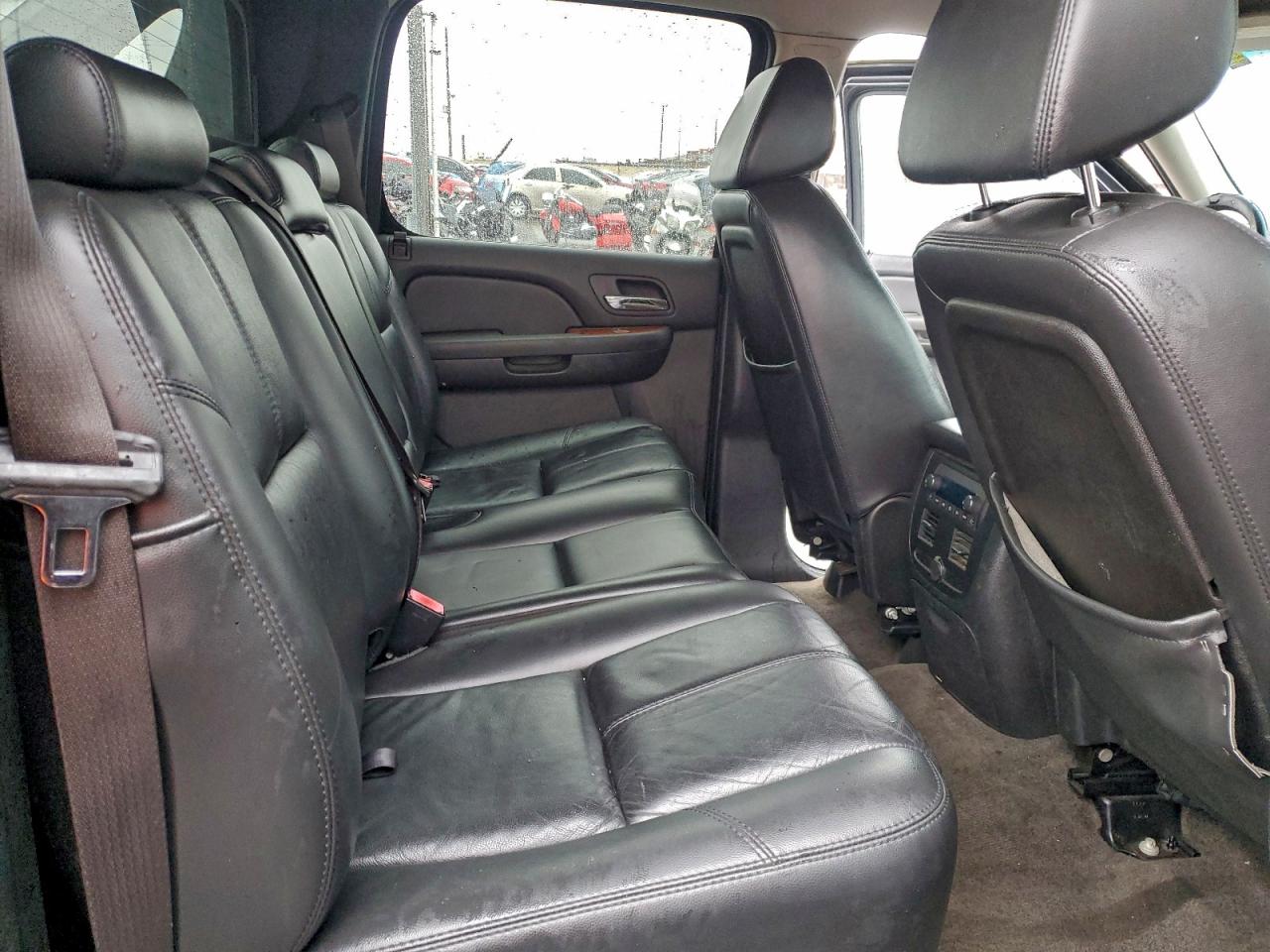 Chevrolet Avalanche C1500 Image 6