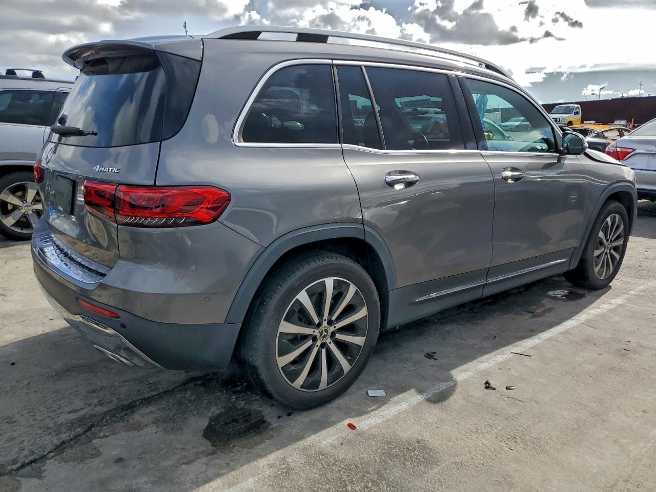 Mercedes-Benz GLB 250 4matic Image 2