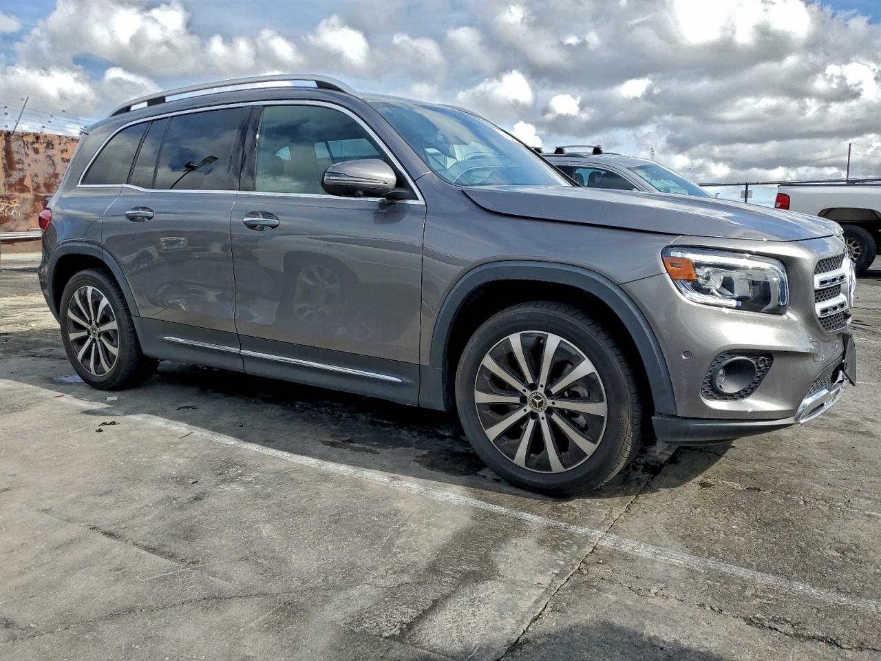 Mercedes-Benz GLB 250 4matic Image 8