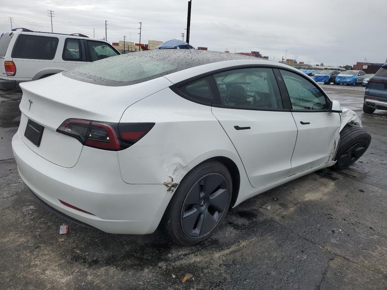 Tesla Model 3 Image 4