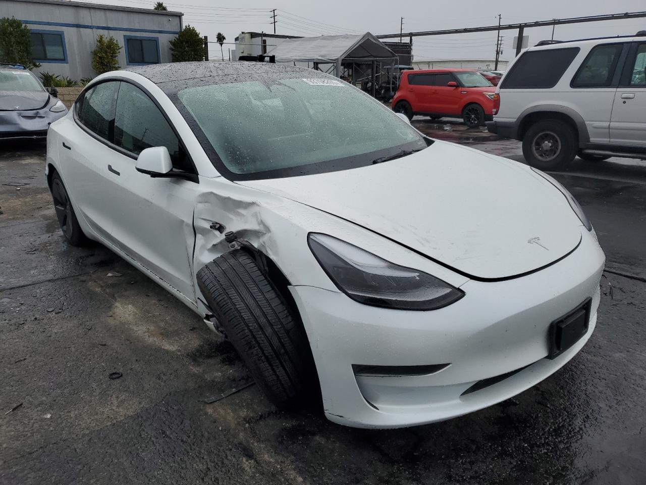 Tesla Model 3 Image 9