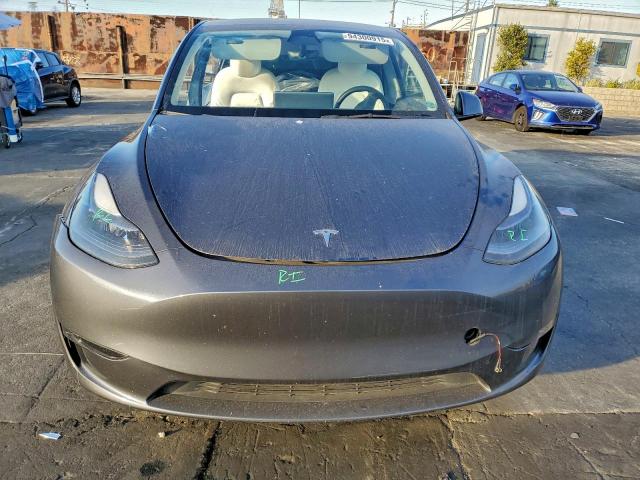 Tesla Model Y Image 11