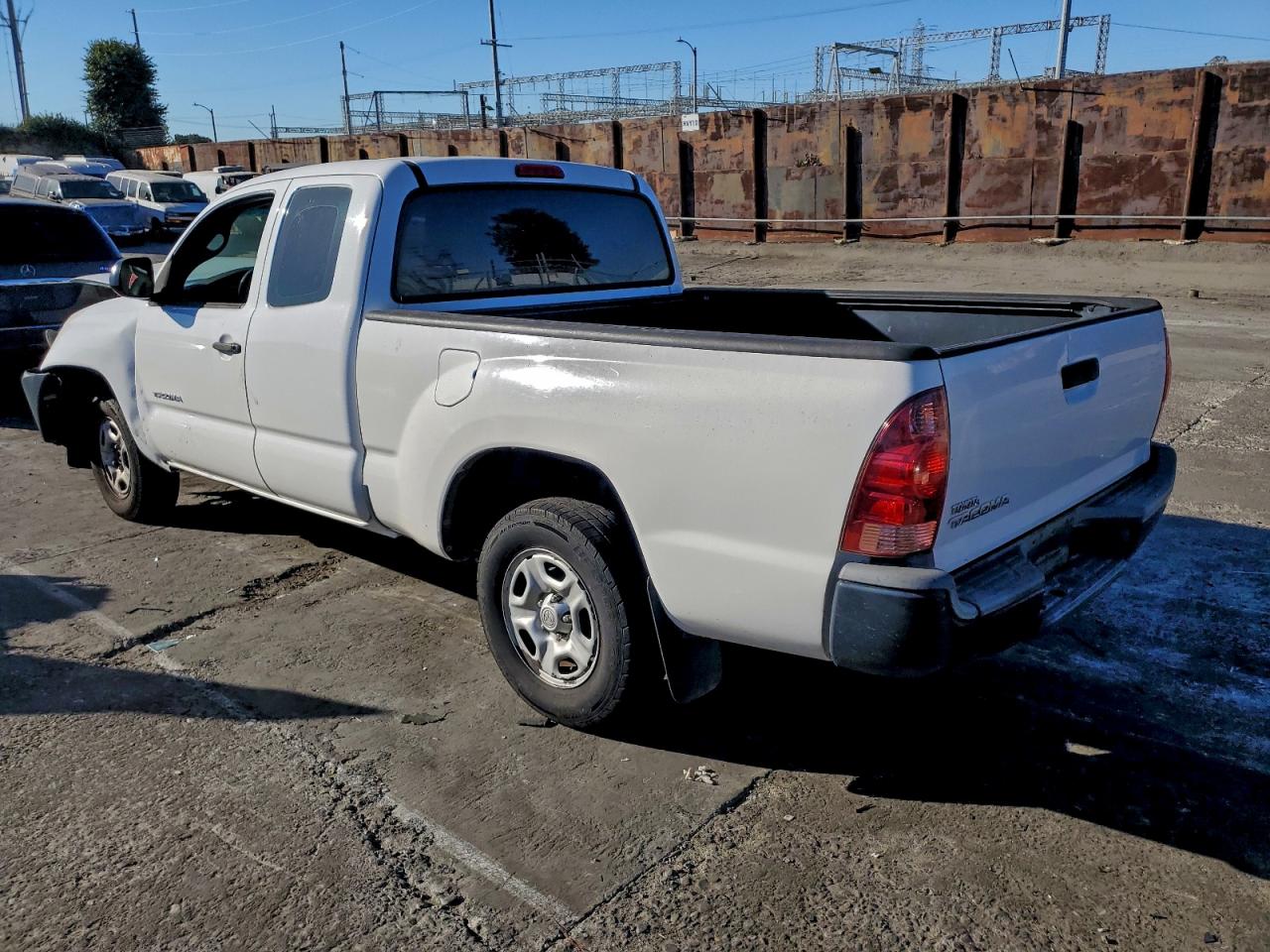 Toyota Tacoma Access Cab Image 3