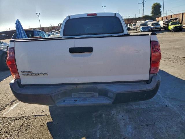 Toyota Tacoma Access Cab Image 11
