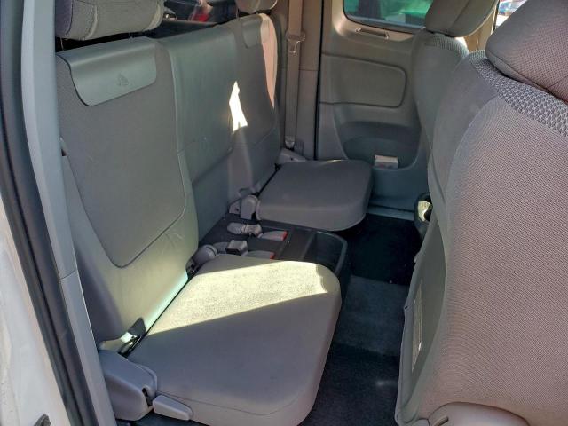 Toyota Tacoma Access Cab Image 12