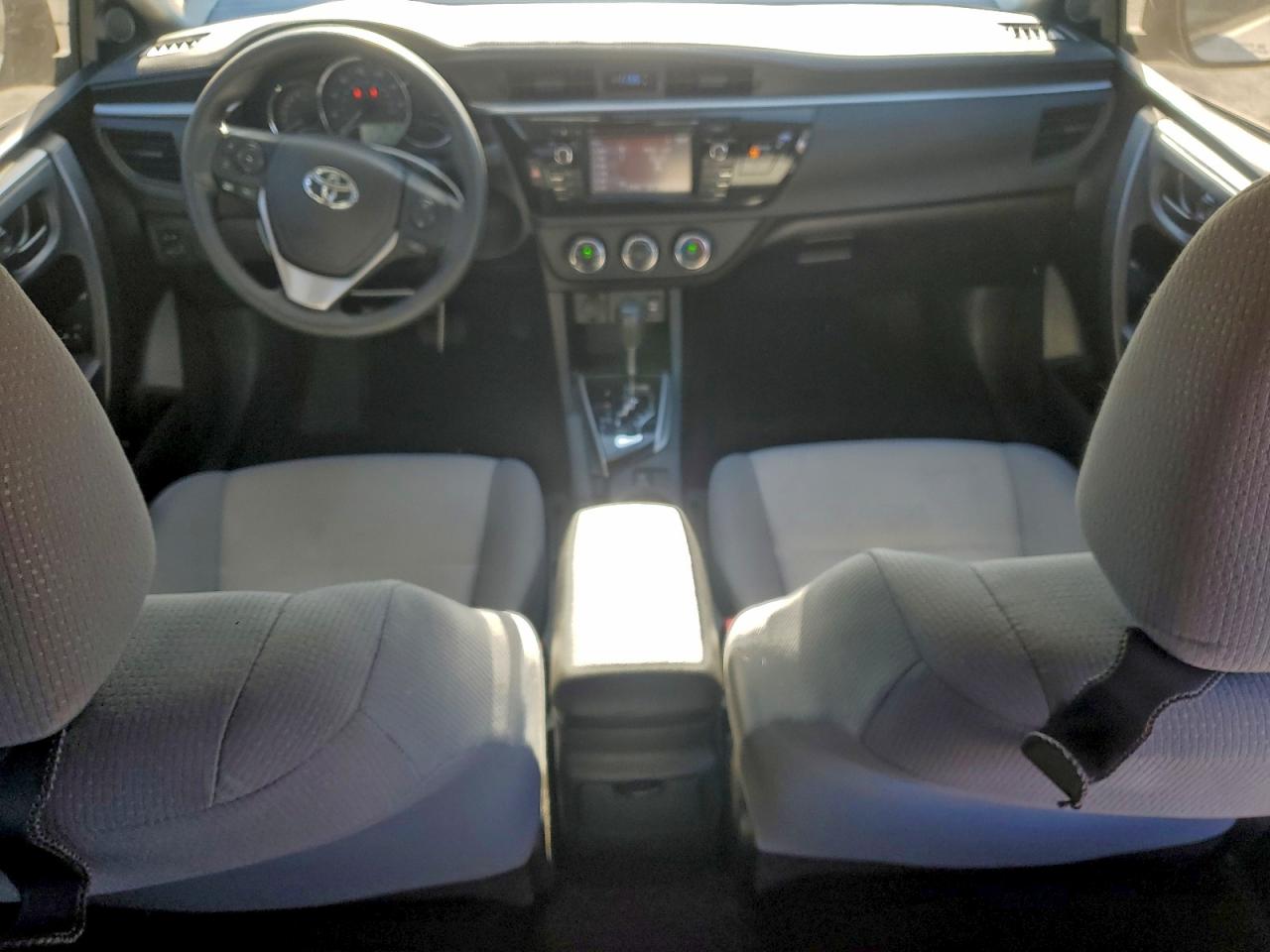 Toyota Corolla L Image 11