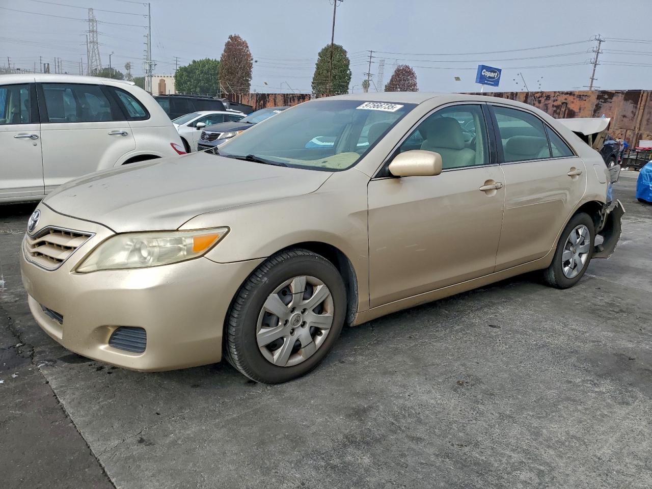 Toyota Camry Base Image 1