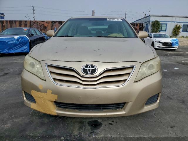 Toyota Camry Base Image 3